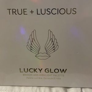 True + Luscious Lucky Glow palette